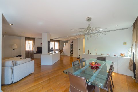 Купить квартиру в Барселона, Испания с 5 комнат, 205м², № 1451 - фото 20