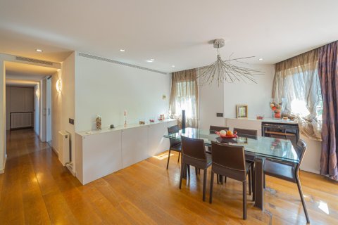 Купить квартиру в Барселона, Испания с 5 комнат, 205м², № 1451 - фото 2