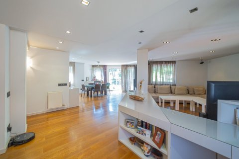 Квартира с 4 спальнями в Барселоне, Каталония, Испания № 1451