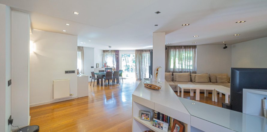 Квартира с 4 спальнями в Барселоне, Каталония, Испания № 1451