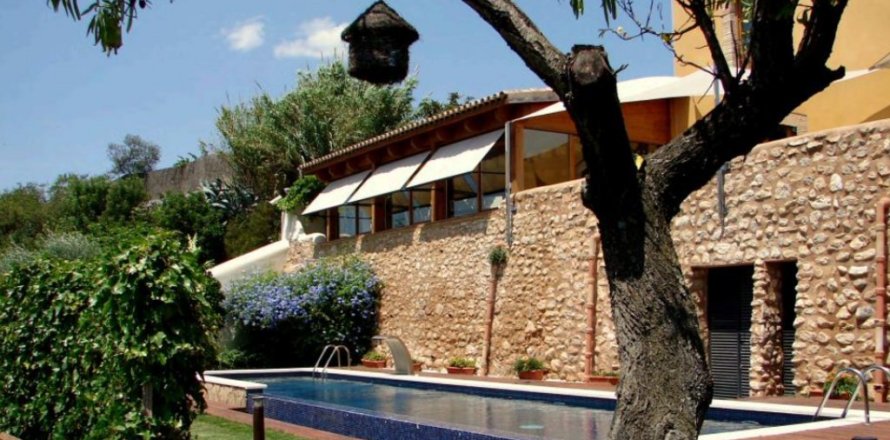 Коммерческая недвижимость 1009м² в Сан-Пере-де-Рибесе, Барселона, Каталония, Испания № 1446