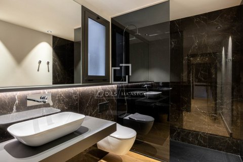 4 chambres apartment à vendre à Barcelona, Catalonia, Spain № 3815 - photo 12