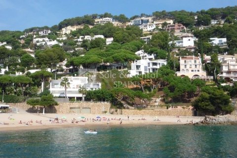 822 sq.m. land plot for sale in Blanes, Girona, Catalonia, Spain № 6755 - photo 5