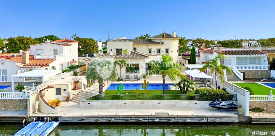 5 bedrooms house for sale in Empuriabrava, Girona, Catalonia, Spain № 6760