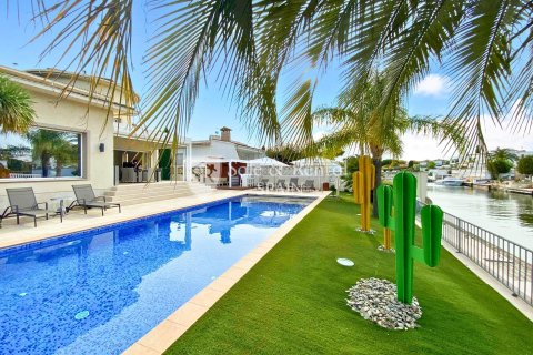 5 bedrooms house for sale in Empuriabrava, Girona, Catalonia, Spain № 6760 - photo 6