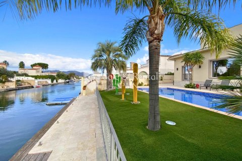 5 bedrooms house for sale in Empuriabrava, Girona, Catalonia, Spain № 6760 - photo 7