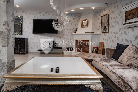 5 bedrooms house for sale in Lloret de Mar, Girona, Catalonia, Spain № 6757 - photo 11