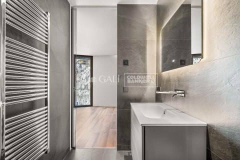 2 bedrooms apartment for rent in Principado De Andorra (Ninguna Poblacion Tiene C.P.), Lleida, Catalonia, Spain № 5258 - photo 18