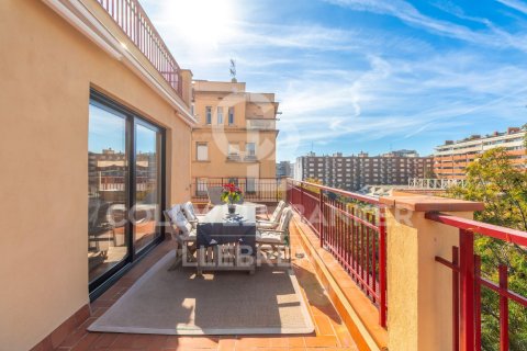 3 bedrooms apartment for sale in Barcelona, Catalonia, Spain № 5254
