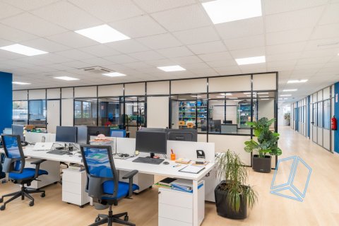 Купить офис в Сантс-Монтжуик, Барселона, Испания студия, 806м², № 2185 - фото 7