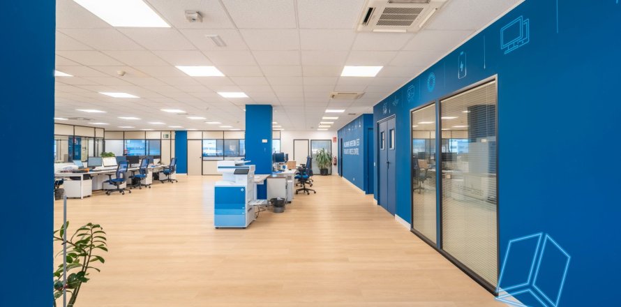 Офис студия в Сантс-Монтжуике, Барселона, Каталония, Испания № 2185