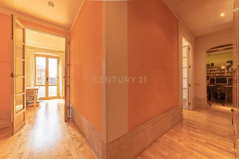 8 chambres apartment à vendre à Barcelona, Catalonia, Spain № 6879 - photo 21