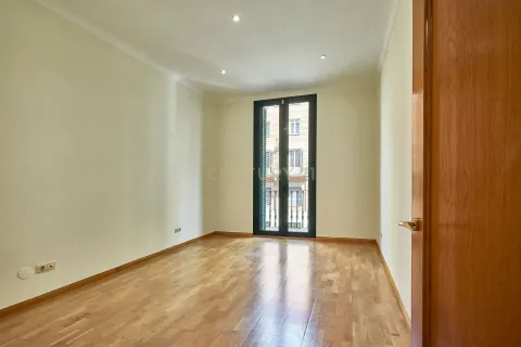 Apartamento de 5 dormitorios en venta en Barcelona, Cataluña, Spain № 6878 - foto 9