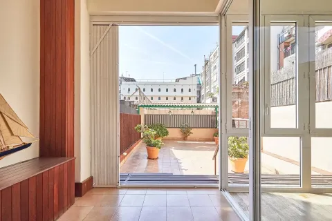 Apartamento de 5 dormitorios en venta en Barcelona, Cataluña, Spain № 6878 - foto 2