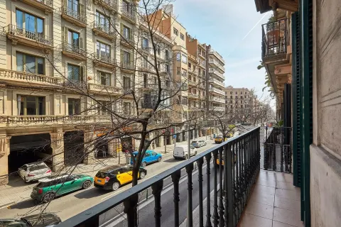 Apartamento de 5 dormitorios en venta en Barcelona, Cataluña, Spain № 6878 - foto 8