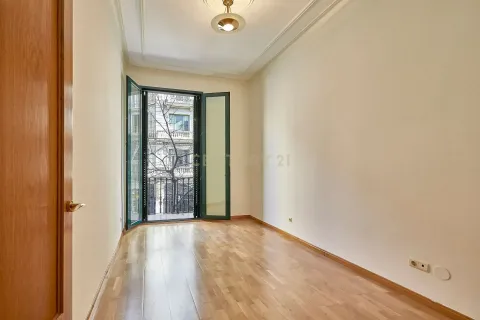 Apartamento de 5 dormitorios en venta en Barcelona, Cataluña, Spain № 6878 - foto 7