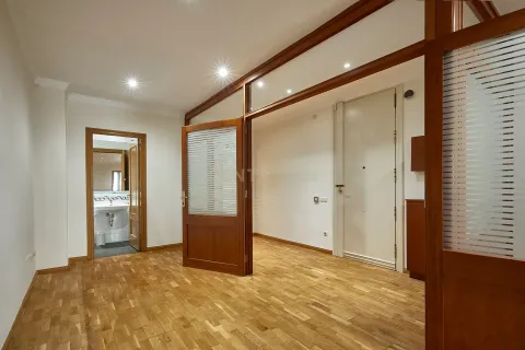 Apartamento de 5 dormitorios en venta en Barcelona, Cataluña, Spain № 6878 - foto 19