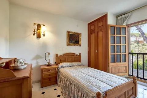 Сasa de 6 dormitorios en venta en Sant Fost de Campsentelles, Barcelona, Cataluña, Spain № 6873 - foto 15