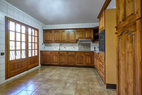 Сasa de 6 dormitorios en venta en Sant Fost de Campsentelles, Barcelona, Cataluña, Spain № 6873 - foto 28