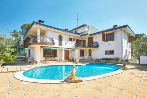 6 bedrooms house for sale in Sant Fost de Campsentelles, Barcelona, Catalonia, Spain № 6873
