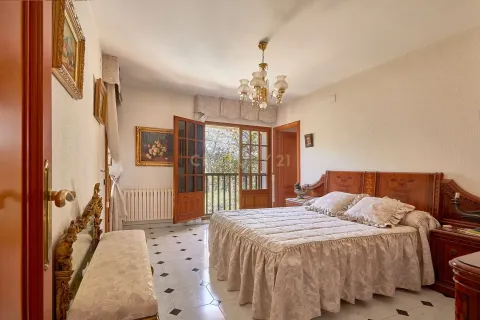 Сasa de 6 dormitorios en venta en Sant Fost de Campsentelles, Barcelona, Cataluña, Spain № 6873 - foto 9
