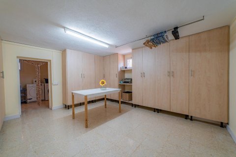 Купить дом в Аренис де Мунт, Испания с 5 комнат, № 1463 - фото 14