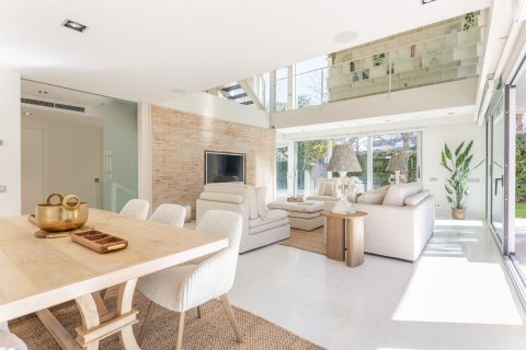 Купить дом в Сан-Кугат-дель-Вальес, Испания с 7 комнат, № 1460 - фото 5