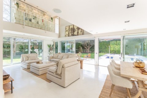 Купить дом в Сан-Кугат-дель-Вальес, Испания с 7 комнат, № 1460 - фото 2