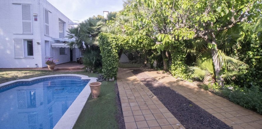 Дом с 5 спальнями в Кома-Руге, Таррагона, Каталония, Испания № 1462