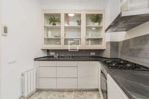 Снять в аренду квартиру в Барселона, Испания с 4 спальни, 137м², № 7122 - фото 3
