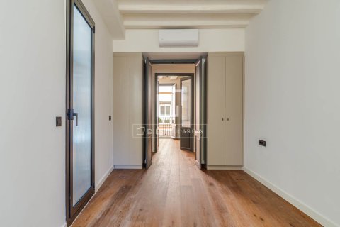 2 bedrooms apartment for sale in Barcelona, Catalonia, Spain № 7118 - photo 10