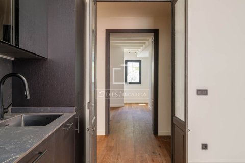 2 bedrooms apartment for sale in Barcelona, Catalonia, Spain № 7118 - photo 13