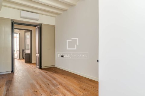 2 bedrooms apartment for sale in Barcelona, Catalonia, Spain № 7118 - photo 6
