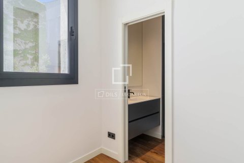 2 bedrooms apartment for sale in Barcelona, Catalonia, Spain № 7118 - photo 9