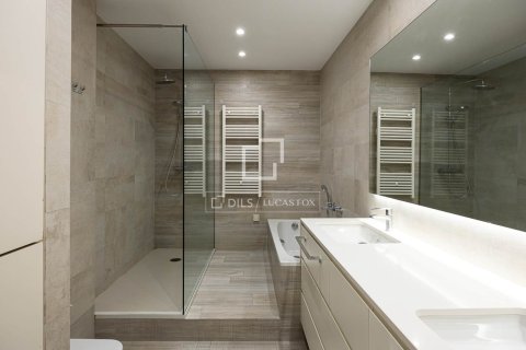 Купить квартиру в Барселона, Испания с 3 спальни, 138м², № 7124 - фото 6
