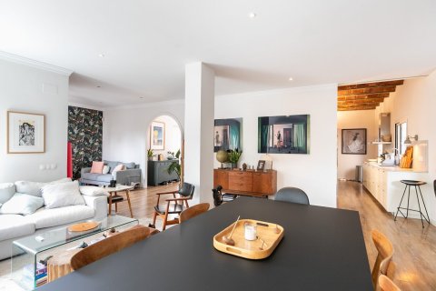 Купить квартиру в Барселона, Испания с 5 комнат, № 1514 - фото 4