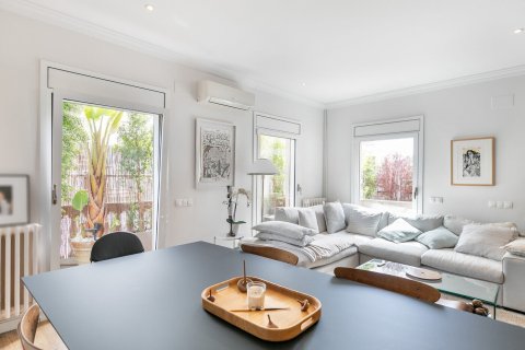 Купить квартиру в Барселона, Испания с 5 комнат, № 1514 - фото 3