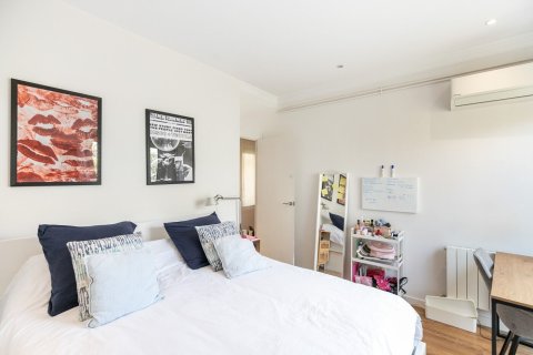 Купить квартиру в Барселона, Испания с 5 комнат, № 1514 - фото 16