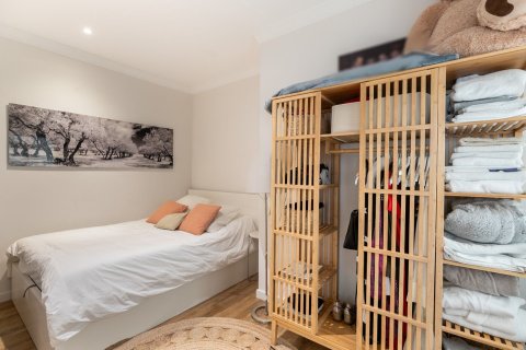 Купить квартиру в Барселона, Испания с 5 комнат, № 1514 - фото 24