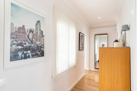 Купить квартиру в Барселона, Испания с 5 комнат, № 1514 - фото 19