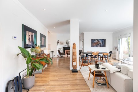 Купить квартиру в Барселона, Испания с 5 комнат, № 1514 - фото 2