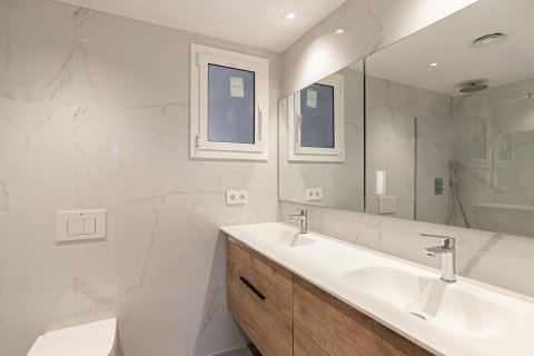 Купить квартиру в Барселона, Испания с 6 комнат, № 1509 - фото 14