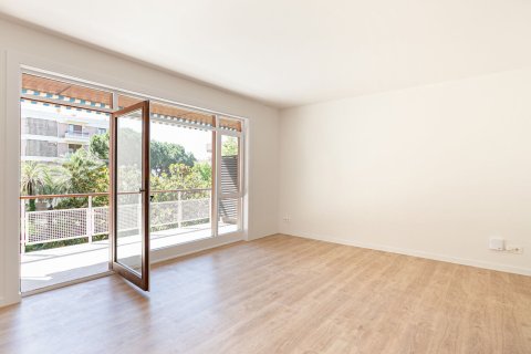 Купить квартиру в Барселона, Испания с 6 комнат, № 1509 - фото 3