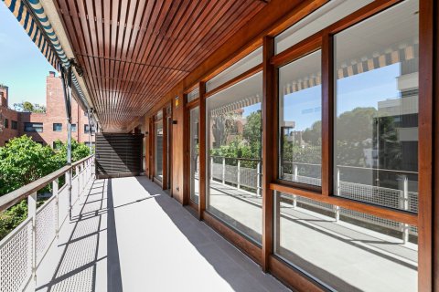 Купить квартиру в Барселона, Испания с 6 комнат, № 1509 - фото 23