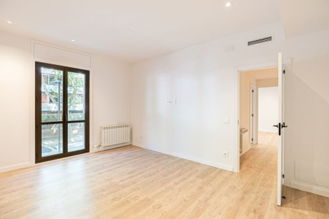 Купить квартиру в Барселона, Испания с 6 комнат, № 1509 - фото 13