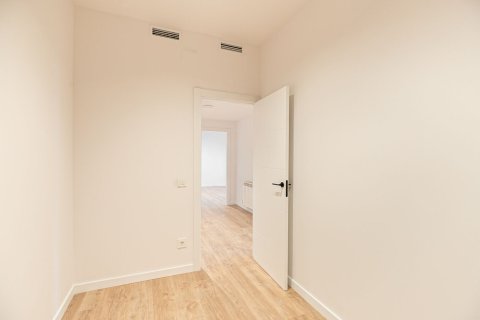 Купить квартиру в Барселона, Испания с 6 комнат, № 1509 - фото 16