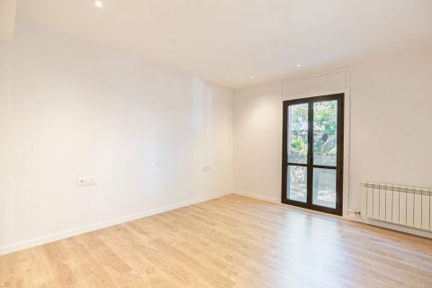 Купить квартиру в Барселона, Испания с 6 комнат, № 1509 - фото 12