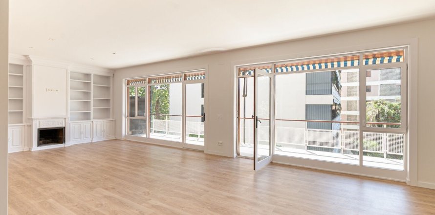 Квартира с 5 спальнями в Барселоне, Каталония, Испания № 1509