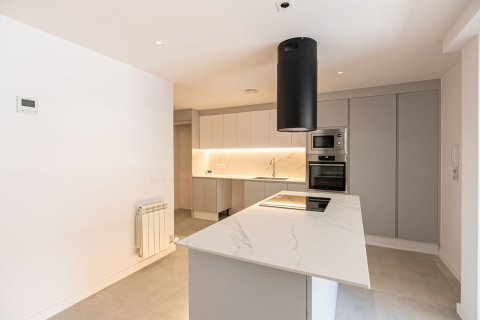 Купить квартиру в Барселона, Испания с 6 комнат, № 1509 - фото 10