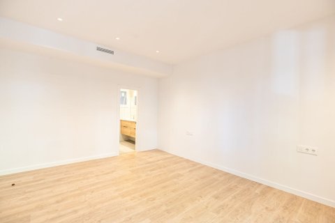 Купить квартиру в Барселона, Испания с 6 комнат, № 1509 - фото 27